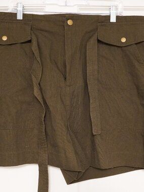 Banana Republic Olive Green Utility Cargo Shorts Size 20.  NWOT